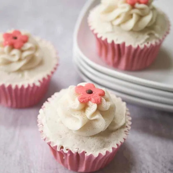vanilla cupcakes